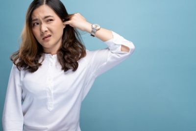 Ingin Bersihkan Earwax dengan Aman, Ini Cara yang Bisa Kamu Gunakan