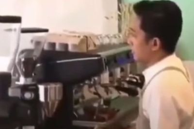 Mantan Kekasih Prewedding di Kafe Tempatnya Bekerja, Barista Ini Banjir Air Mata, Nyesek