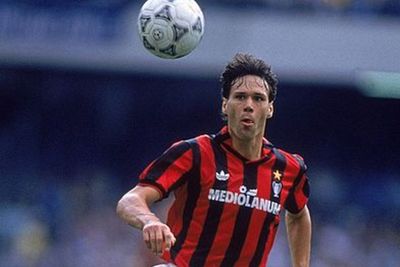 Marco van Basten Yang Berang Dengan Manchester United Terkait Donny van de Beek