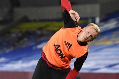 Legenda Belanda Ini Kecam Kepindahan Van de Beek ke MU: Dia Seharusnya Tidak ke Sana!
