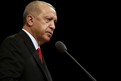 Majalah Prancis Charlie Hebdo Serang Erdogan dengan Karikatur Cabul