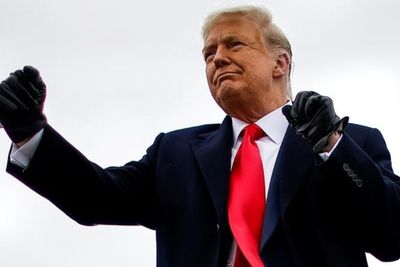Jelang Pemilu AS, Donald Trump Kritik Petugas Medis dan Pejabat Demokrat