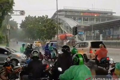 Mati Listrik, Lampu Lalu Lintas Ikut Padam, Lalu Lintas Kendaraan Tersendat