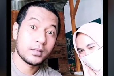 Viral Seorang Pria Nampak Akur dengan Mantan Istrinya, Jadi Teman Baik, Netizen Salut