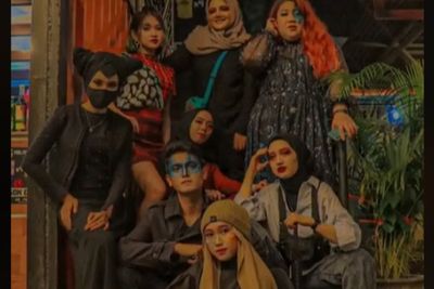 Merinding, Asyik Foto-foto di Pesta Halloween, Pria Ini Kaget Ada Penampakan Sosok Hantu