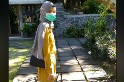 Dekat dengan Cowok di Medsos, Cewek Ini Kaget saat Tau si Cowok Sudah Tunangan, Ambyar