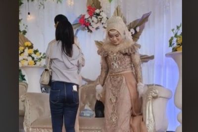 Cewek Datang ke Pernikahan Mantan, Wajah Pengantin Wanita Ramai Jadi Sorotan Netizen