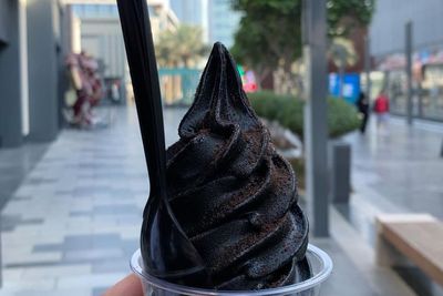 Black Ice Cream, Es Krim dengan Arang Aktif yang Kontroversi