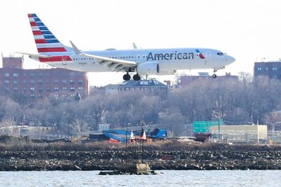 American Airlines Pangkas Setengah Jadwal Penerbangan Liburan Tahun 2020