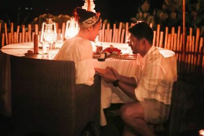 Dinner Romantis Sambil Berlutut dan Pegang Tangan, Ibnu Jamil Lamar Ririn Ekawati?