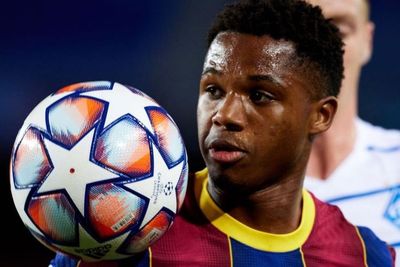 Pasca Operasi Lutut, Ansu Fati akan Absen dari Barcelona Hingga 4 Bulan