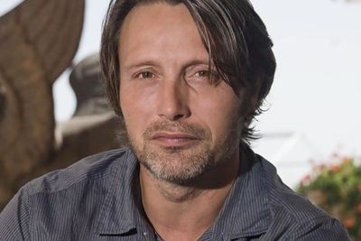 Mads Mikkelsen Dalam Kesepakatan Awal Gantikan Johnny Depp di Fantastic Beasts