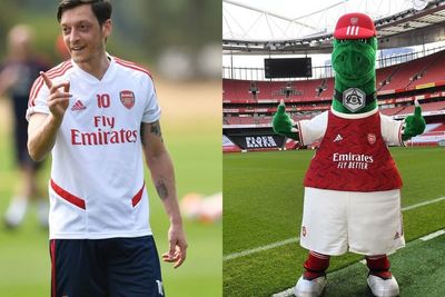 Bahagianya Ozil Saat Gunnersaurus Kembali ke Emirates