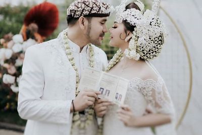 Sah Jadi Pasangan Suami Istri, Ini Potret Mesra Jenita Janet dan Danu Sofwan