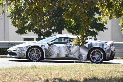 Ferrari SF90 Stradale Spider Terlihat di Jalanan, Diumumkan 12 November Nanti?