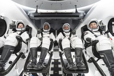 SpaceX Bakal Kirimkan 4 Orang Sekaligus ke ISS Menggunakan Crew Dragon