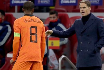 Ambil Alih Ban Kapten Belanda, Wijnaldum: Saya Lebih Suka Jika Van Dijk Disini