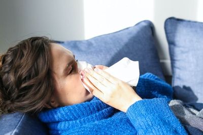 Hari Pneumonia Sedunia, Begini Cara Membedakan Gejala Pneumonia dan Covid-19