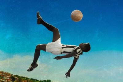 Sinopsis Pele: Birth of a Legend (2016) - Kisah Biografi Pesepak Bola Terkenal Brazil