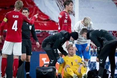 Denmark vs Islandia: Skor Akhir 2-1, Kasper Schmeichel Tumbang