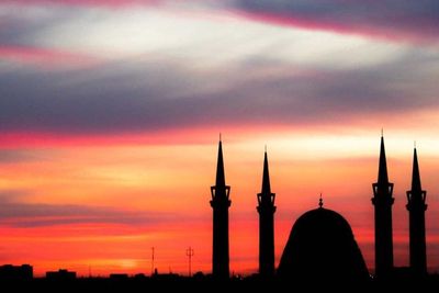 3 Sifat yang Dibenci Rasulullah SAW, Salah Satunya Suka Bicara Seenaknya & Lisannya Kotor
