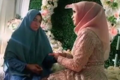 Di Momen Pertunangan, Wanita Ini Kehilangan sang Ibu: Ada Air Mata di Hari Bahagiaku
