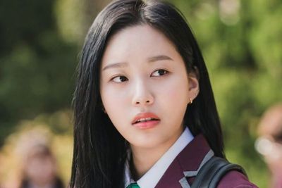 Tampilan Terbaru Park Yoo Na dalam Drama Adaptasi Webtoon True Beauty