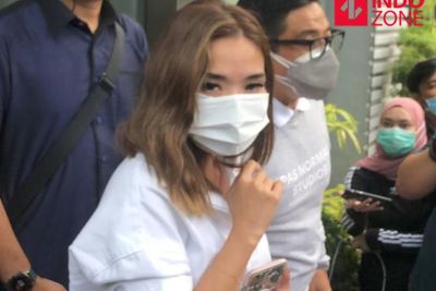 5 Jam Diperiksa Polisi Soal Dugaan Perani Video Porno, Gisel: Kita Ikuti Saja Prosedurnya