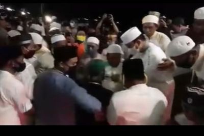 Membludak, Ustadz Ini Minta Jamaahnya Bubar: Wabah Lebih Bahaya!