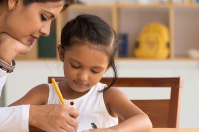 Ini 3 Metode yang Bisa Meningkatkan Kemampuan Menulis Anak Disgrafia