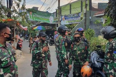 Viral, Rombongan Kendaraan Taktis TNI di Markas FPI, Ada Apa?