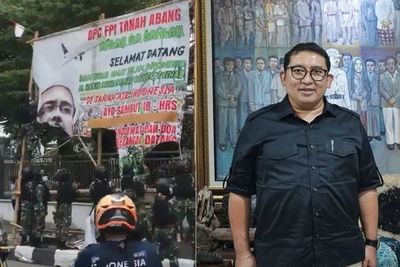 Pangdam Jaya Perintahkan Turunkan Baliho Rizieq Shihab, Fadli Zon: Di Luar Kewenangan!