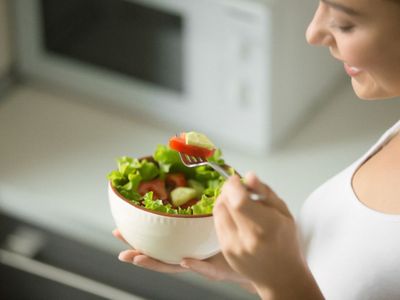 7 Cara Efektif Mengatasi Lapar Saat Diet