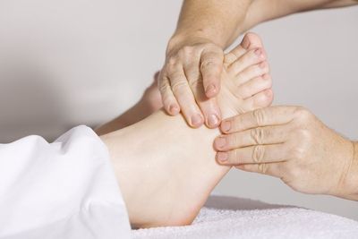Nyeri di Tangan dan Kaki Tanda Level Kolesterol Terlalu Tinggi