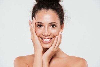 Mau Punya Kulit Glass Skin Natural Tanpa Skincare Mahal? Coba 5 Kebiasaan Simpel InI!