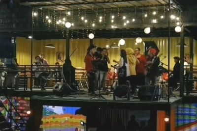 Viral Cowok Nembak Gebetan di Kafe, Pacar Tiba-tiba Datang Melabrak: Sok Ganteng Lu!