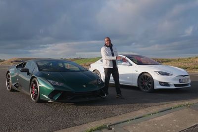 Melihat Drag Race Antara Lamborghini Huracan Performante dan Tesla Model S Performance!