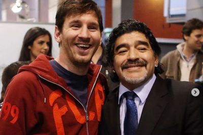 Messi dan Ronaldo Sampaikan Penghormatan Terakhir untuk Maradona
