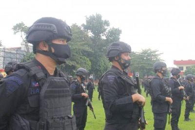 Pasca Pembantaian, Brimob Jaga Tempat Pengungsian Puluhan Warga di Sigi