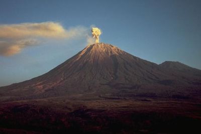 Gunung Semeru Erupsi 5 Kali Pagi Ini, Warga Diminta Waspada!