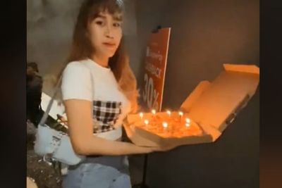 Cewek Niat Beri Kejutan Ultah Teman Malah Terjadi Insiden di Depan Rumah, Netizen Gemas 
