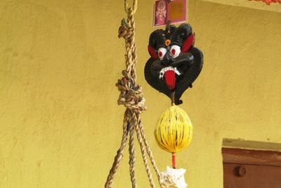 Mengapa Manusia Masih Percaya Takhayul Meski Tidak Rasional?