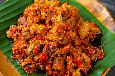 Lagi Pengen Makanan Pedas? Yuk, Coba Buat Oseng Mercon Lidah Sapi