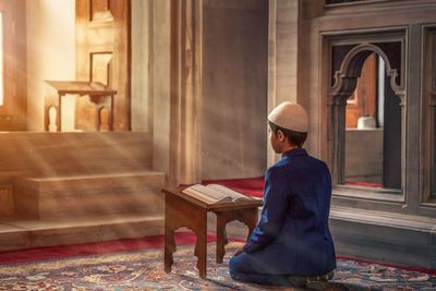 Kumpulan Doa untuk Kedua Orang Tua Beserta Latin dan Artinya