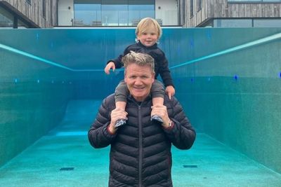 Gordon Ramsay Kesal Sering Dikira Kakek dari Anaknya