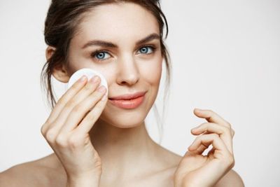 Cewek Wajib Tahu! Manfaat Toner Gak Cuma Buat Pelengkap Skincare