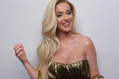 Unggah Video TikTok yang Memamerkan Pakai Spanx, Katy Perry Banjir Pujian