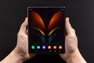 Samsung Disebut Sedang Kembangkan Smartphone Lipat Murah Baru