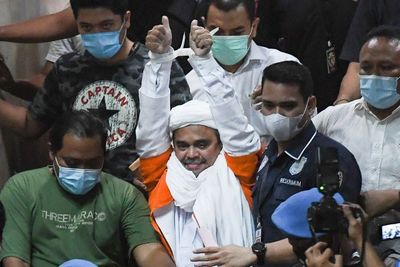 Rizieq Shihab Ditahan di Jam 12, Tanggal 12, Bulan 12, Teriakkan Takbir saat Diborgol