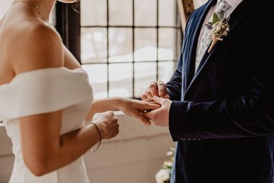 4 Zodiak Ini Tidak Masalah dengan Menikah Muda